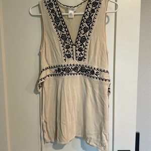 White House black market small blouse-elegant 75% Silk Size S